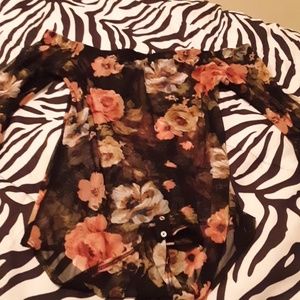 FLORAL SLEEVED ROMPER